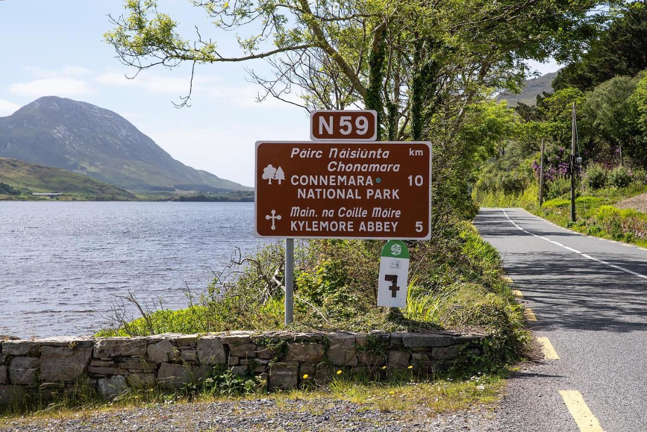 Kylemore House Boutique Apartments - Connemara Suite Buitenkant foto
